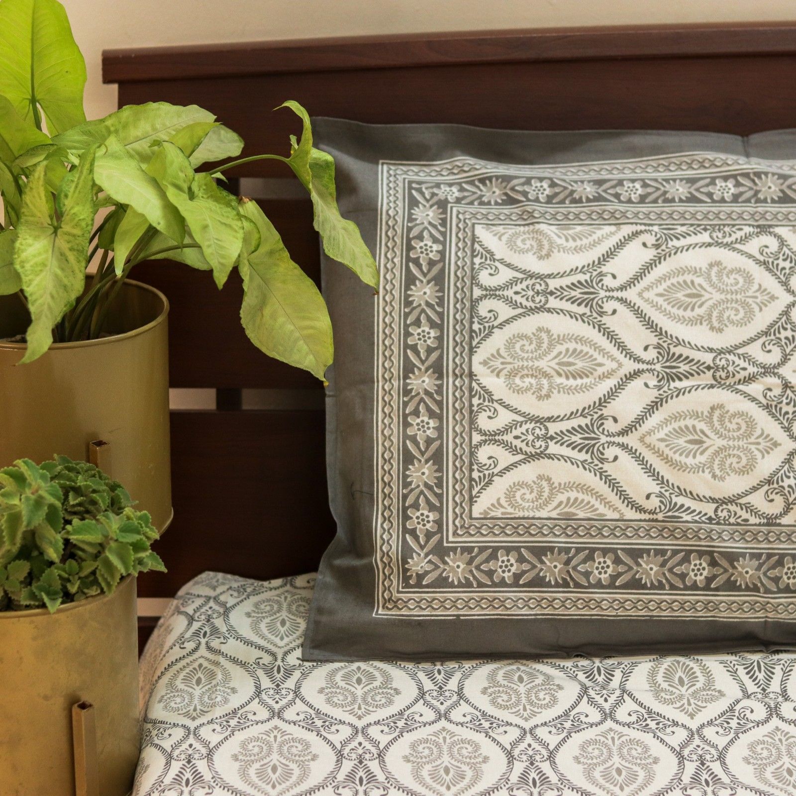 Mughal Motif Bedsheet