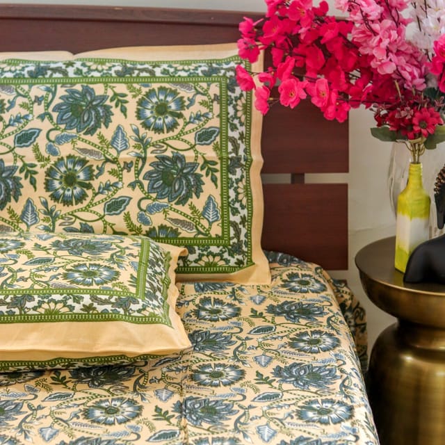 Guldaudi Floral Bedsheet Guldaudi Floral Bedsheet